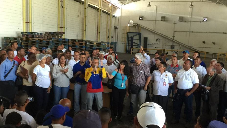 Labor Minister Oswaldo Vera supervised the resumption of production activities of US personal care company Kimberly-Clark in Venezuela in order to protect the employees’ rights